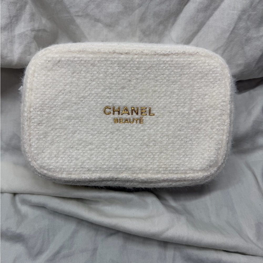 CHANEL Beauté Make-up/Accessory Pouch - Limited Edition
